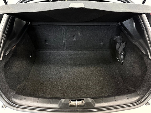Volvo V40 14 of 14