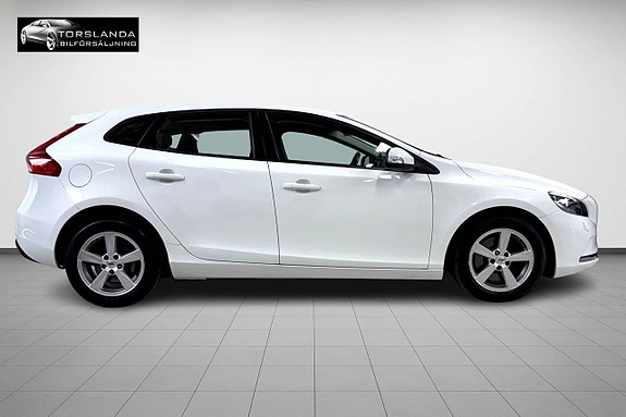 Volvo V40 6 of 14
