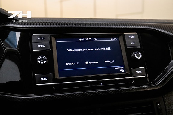 Volkswagen T-Cross 15 of 17