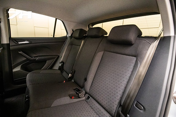 Volkswagen T-Cross 16 of 17