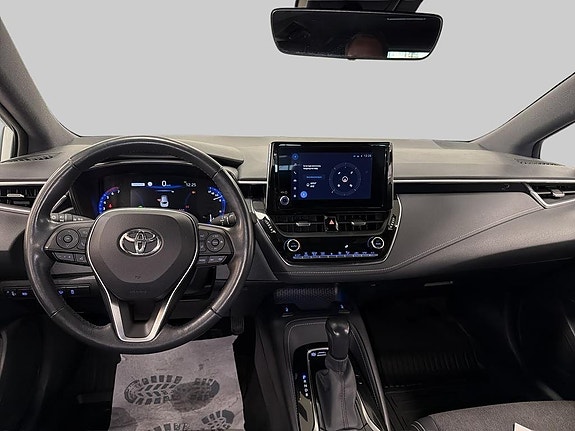 Toyota Corolla 8 of 11