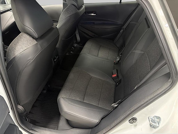 Toyota Corolla 7 of 11