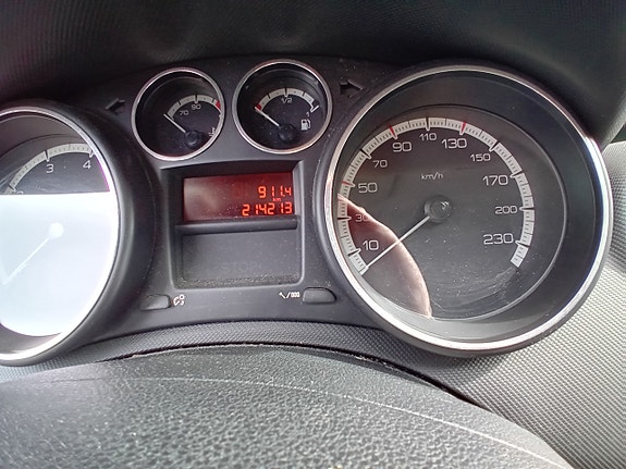 Peugeot 308 5 of 8