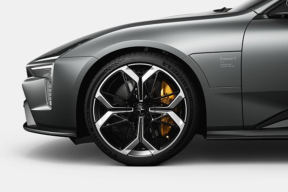 Polestar 5 2 of 19