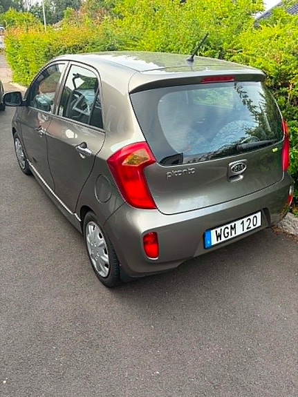 Kia Picanto 2 of 4