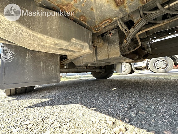 Mercedes 1223 skåpbil 22 of 27