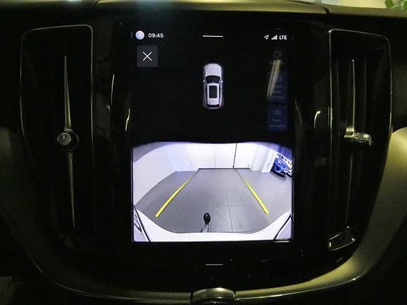 Volvo XC60 17 of 23