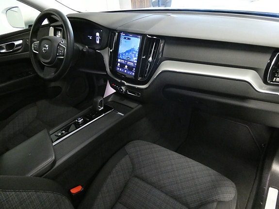 Volvo XC60 11 of 23