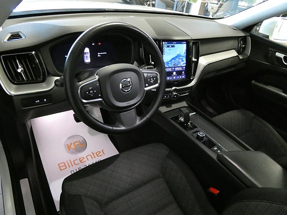 Volvo XC60 10 of 23