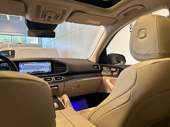 Mercedes-Benz GLE350 de 8 of 15