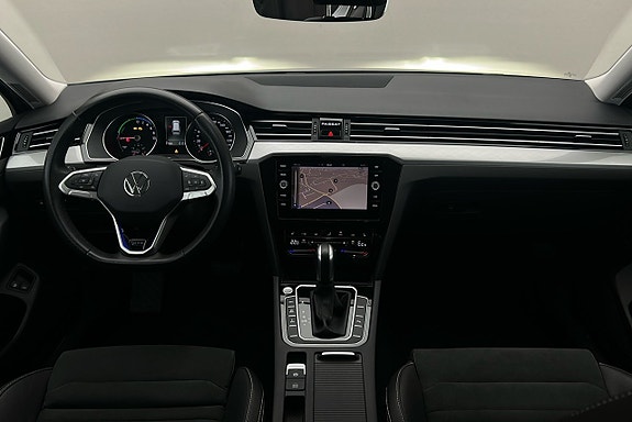 Volkswagen Passat 3 of 3