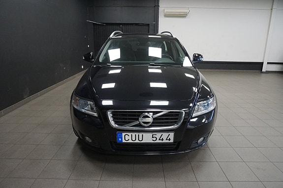 Volvo V50 3 of 18