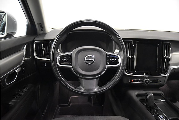 Volvo V90 2 of 27