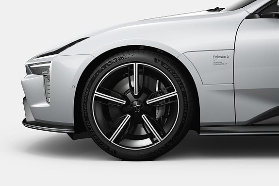 Polestar 5 2 of 18