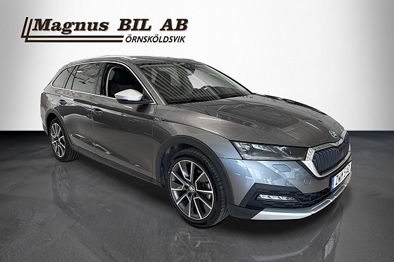 Skoda Octavia Scout 2 of 17