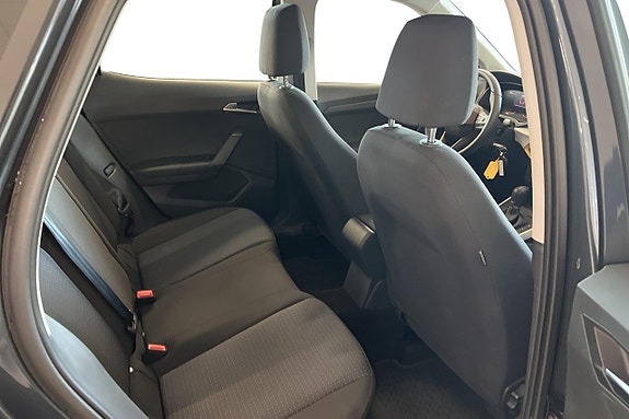 Seat Arona 16 of 23