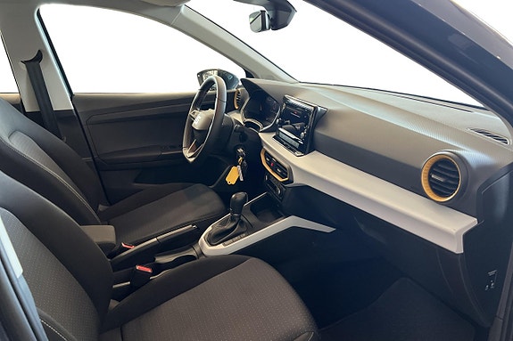 Seat Arona 15 of 23