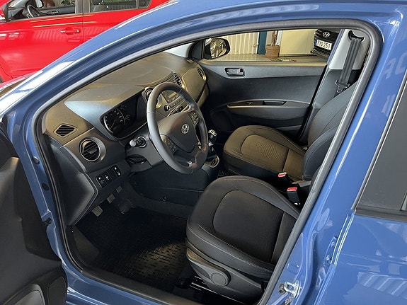 Hyundai i10 4 of 4