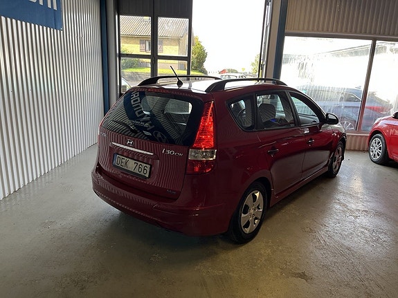 Hyundai i30 4 of 4