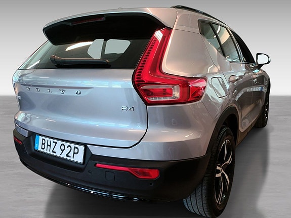 Volvo XC40 4 of 11