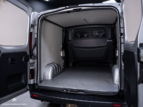 Renault Trafic 13 of 28