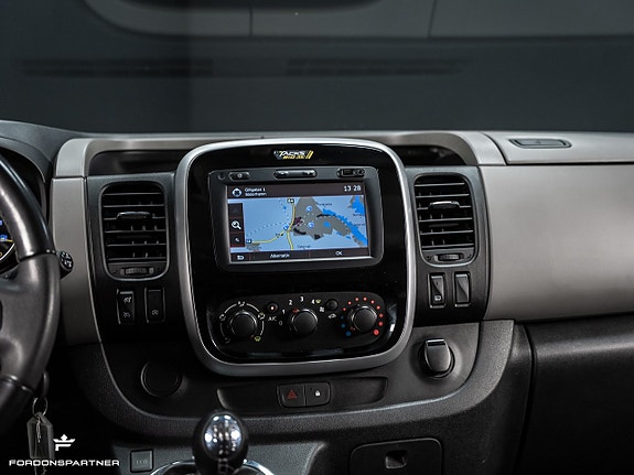Renault Trafic 23 of 28