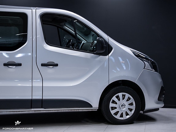 Renault Trafic 9 of 28