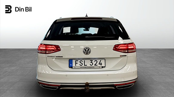 Volkswagen Passat Alltrack 5 of 16