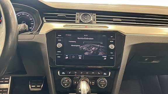 Volkswagen Passat Alltrack 9 of 16