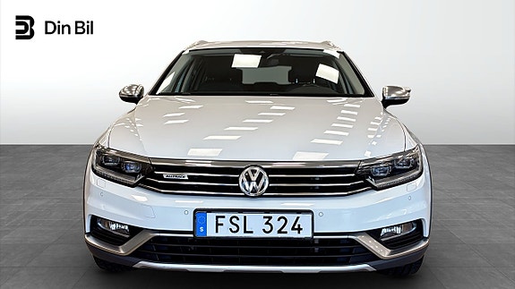 Volkswagen Passat Alltrack 4 of 16