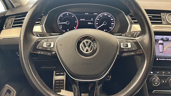 Volkswagen Passat Alltrack 16 of 16