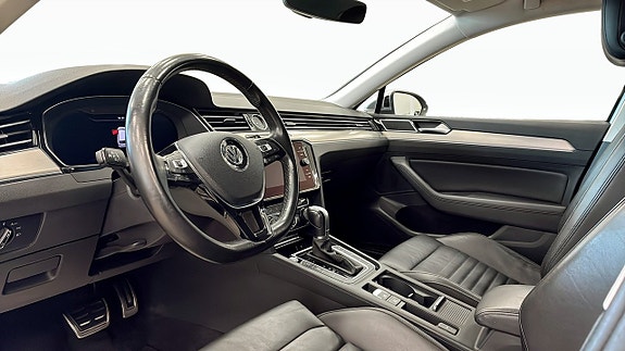 Volkswagen Passat Alltrack 7 of 16