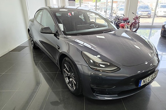 Tesla Model 3 5 of 11