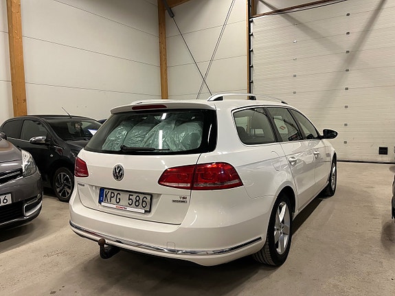 Volkswagen Passat 4 of 18
