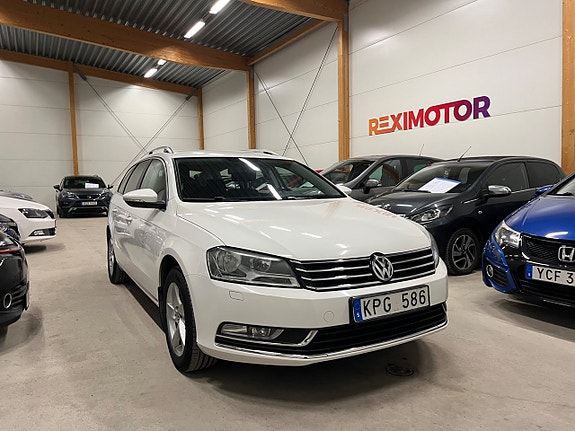 Volkswagen Passat 2 of 18