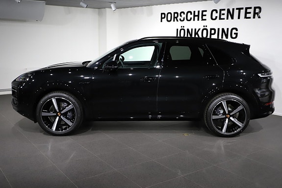 Porsche Cayenne 2 of 21