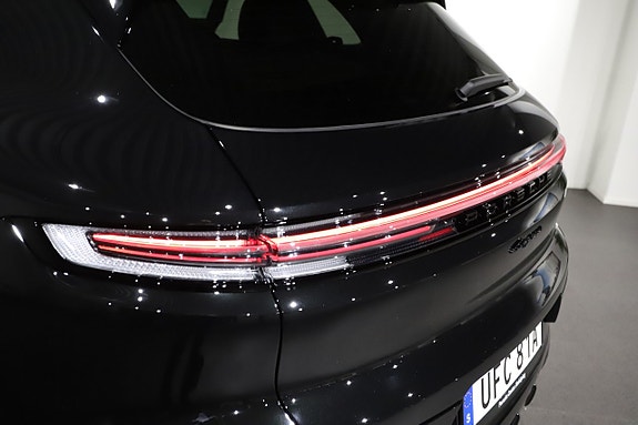 Porsche Cayenne 21 of 21