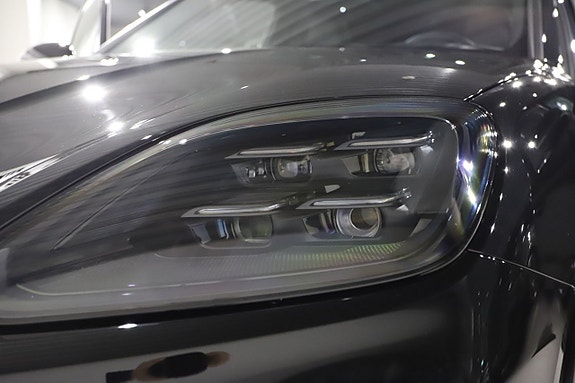 Porsche Cayenne 19 of 21