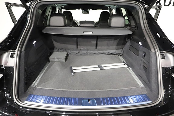 Porsche Cayenne 16 of 21