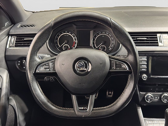 Skoda Octavia 15 of 23