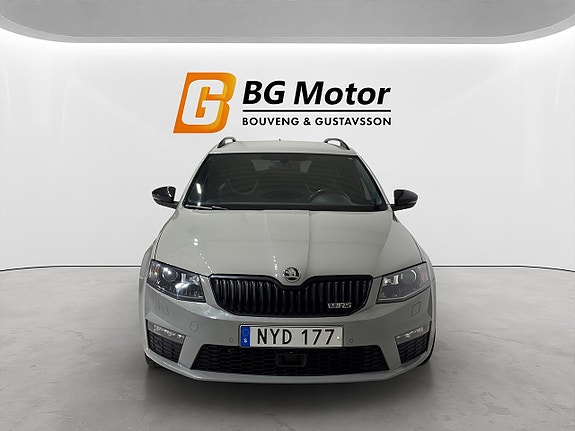 Skoda Octavia 2 of 23