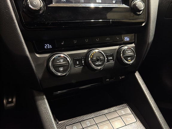 Skoda Octavia 18 of 23