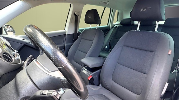 Volkswagen Tiguan 5 of 12
