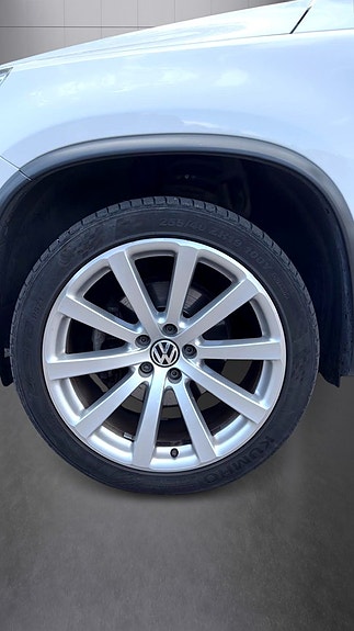 Volkswagen Tiguan 10 of 12