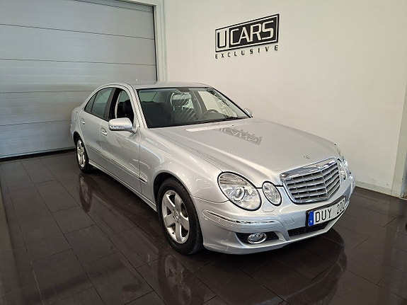 Mercedes-Benz E220 2 of 17