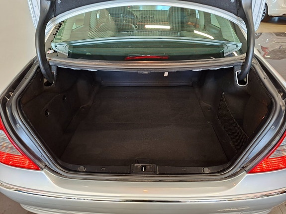 Mercedes-Benz E220 16 of 17