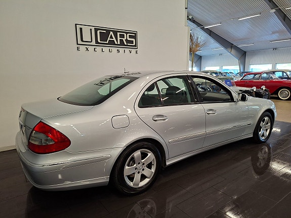 Mercedes-Benz E220 10 of 17