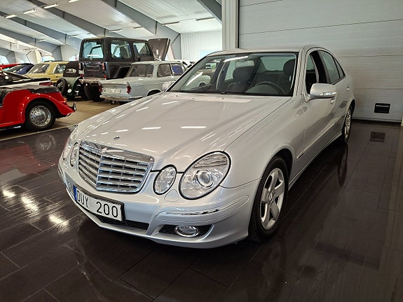 Mercedes-Benz E220 5 of 17