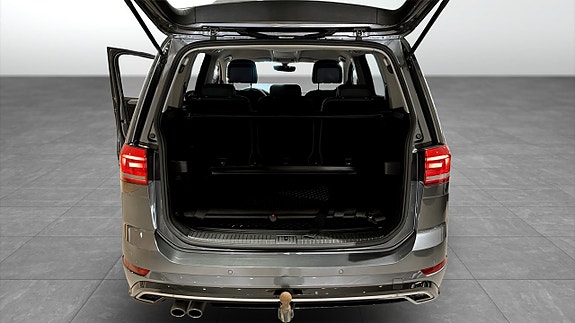Volkswagen Touran 12 of 12