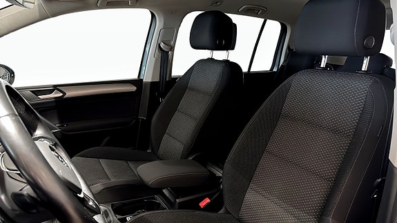 Volkswagen Touran 8 of 12